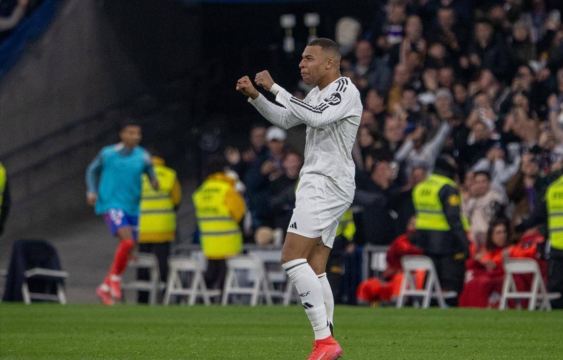 开云-姆巴佩迎来十五赛季出色发挥,曼联观众热烈欢呼!-开云