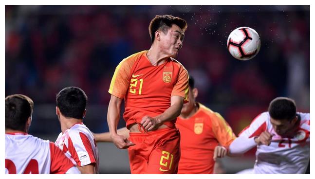 开云体育-日本队前途光明！，西亚卡姆新星出色防守表现突出上演精彩一战-开云体育